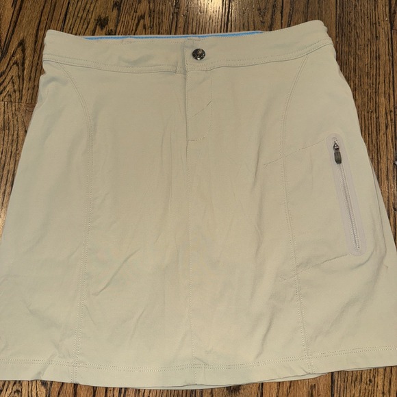 Columbia Pants - Columbia Women's Omni-Shield Advanced Repellency Taupe Skort Size 6 Outdoor